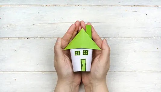 Town & Country steht für hohe Kundenorientierung sowie umfassende Service- und Sicherheitsleistungen. Town & Country steht für hohe Kundenorientierung sowie umfassende Service- und Sicherheitsleistungen.